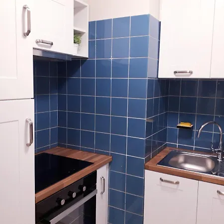 Golden Apartment *